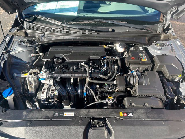 Used 2025 Hyundai Elantra SEL w/ Cargo Package FWD image 13