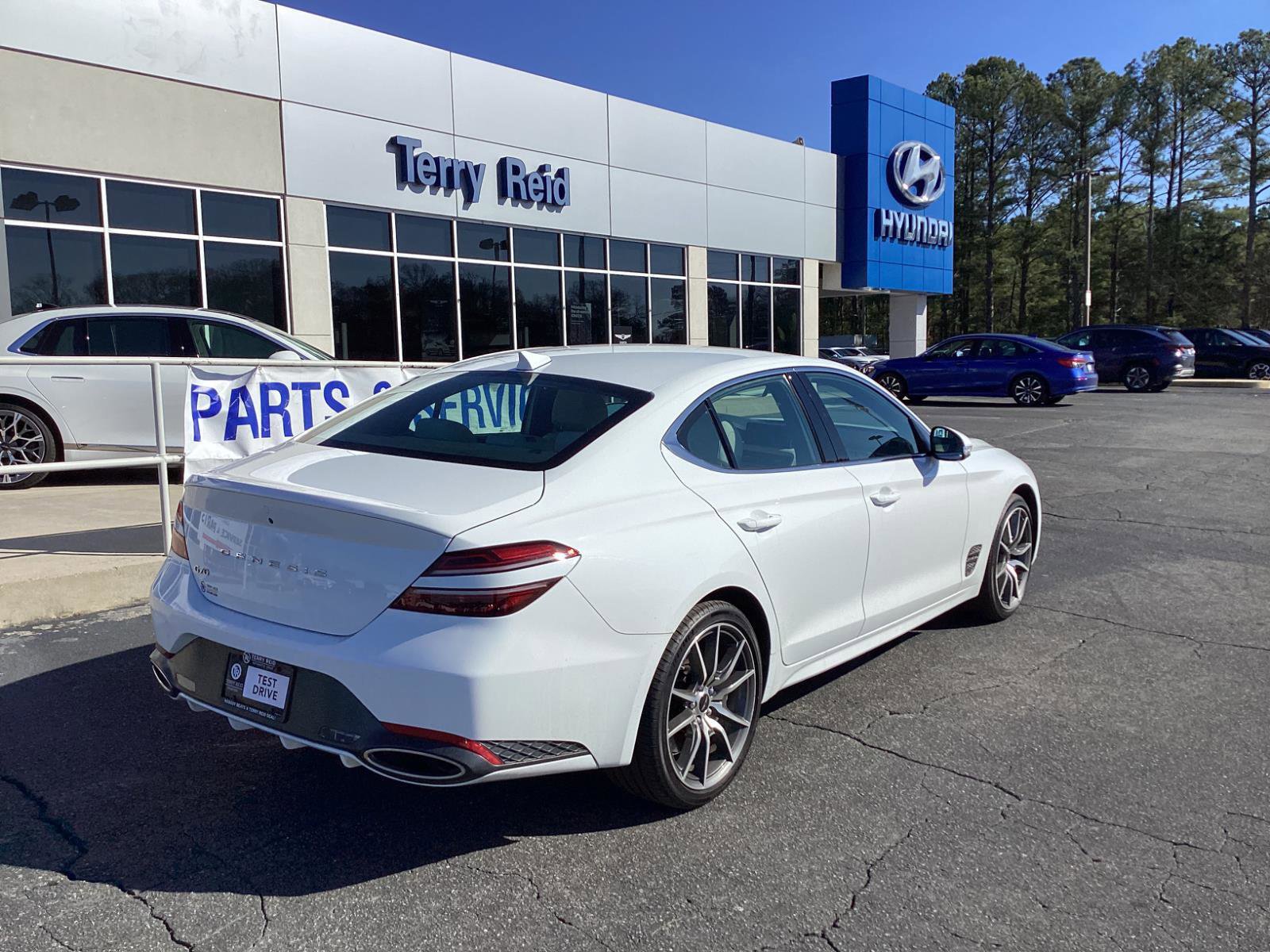 Used 2025 Genesis G70 2.5T image 5
