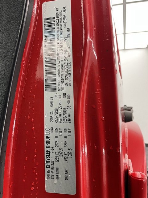 Used 2015 Jeep Wrangler Unlimited Sahara w/ Connectivity Group image 18