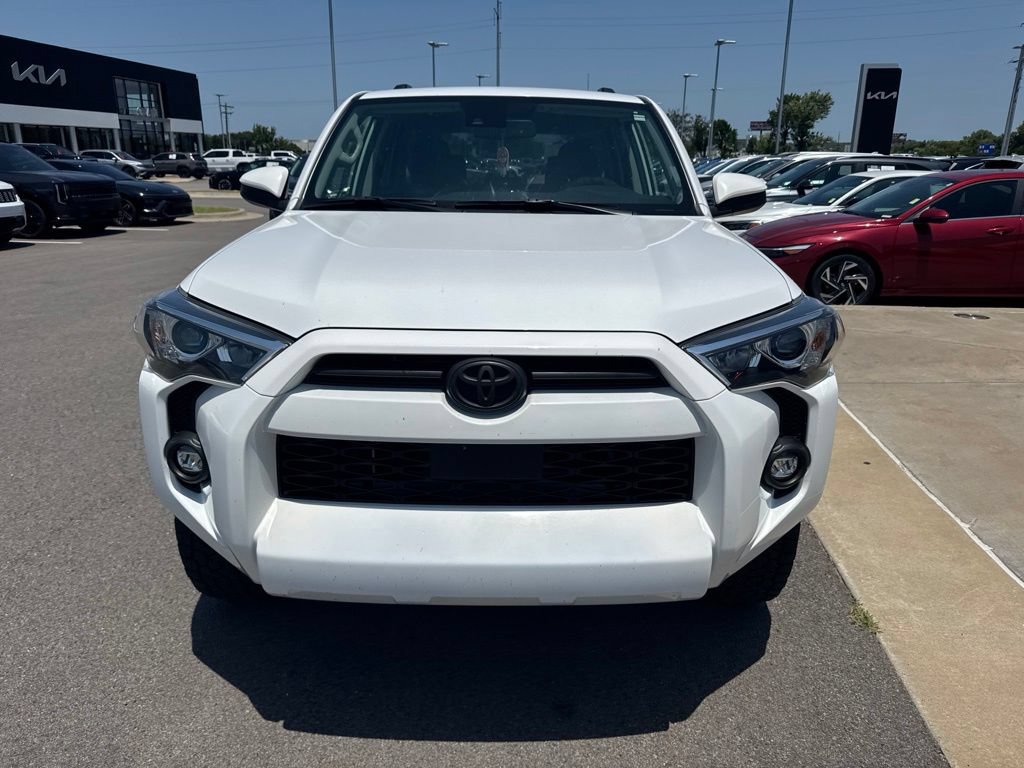Used 2022 Toyota 4Runner SR5 AWD/4WD image 4