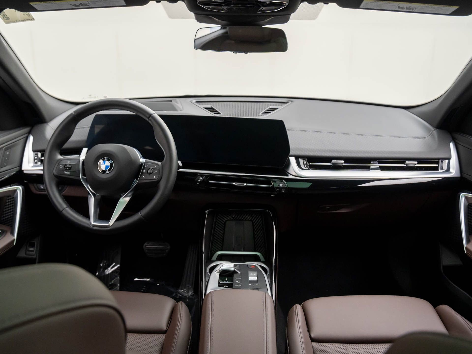 Certified 2025 BMW X2 xDrive28i AWD/4WD image 10