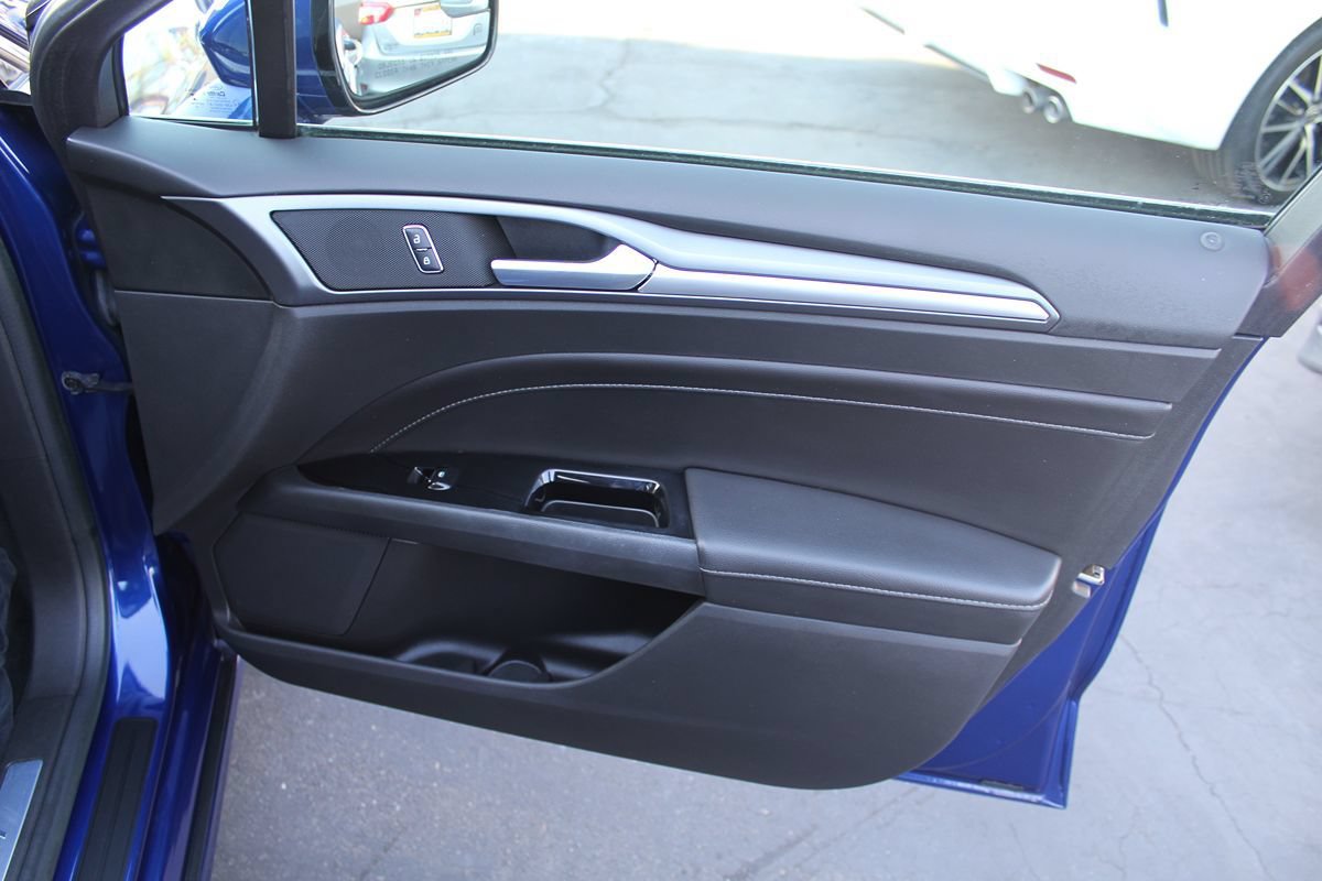 Used 2016 Ford Fusion Energi Titanium FWD image 23