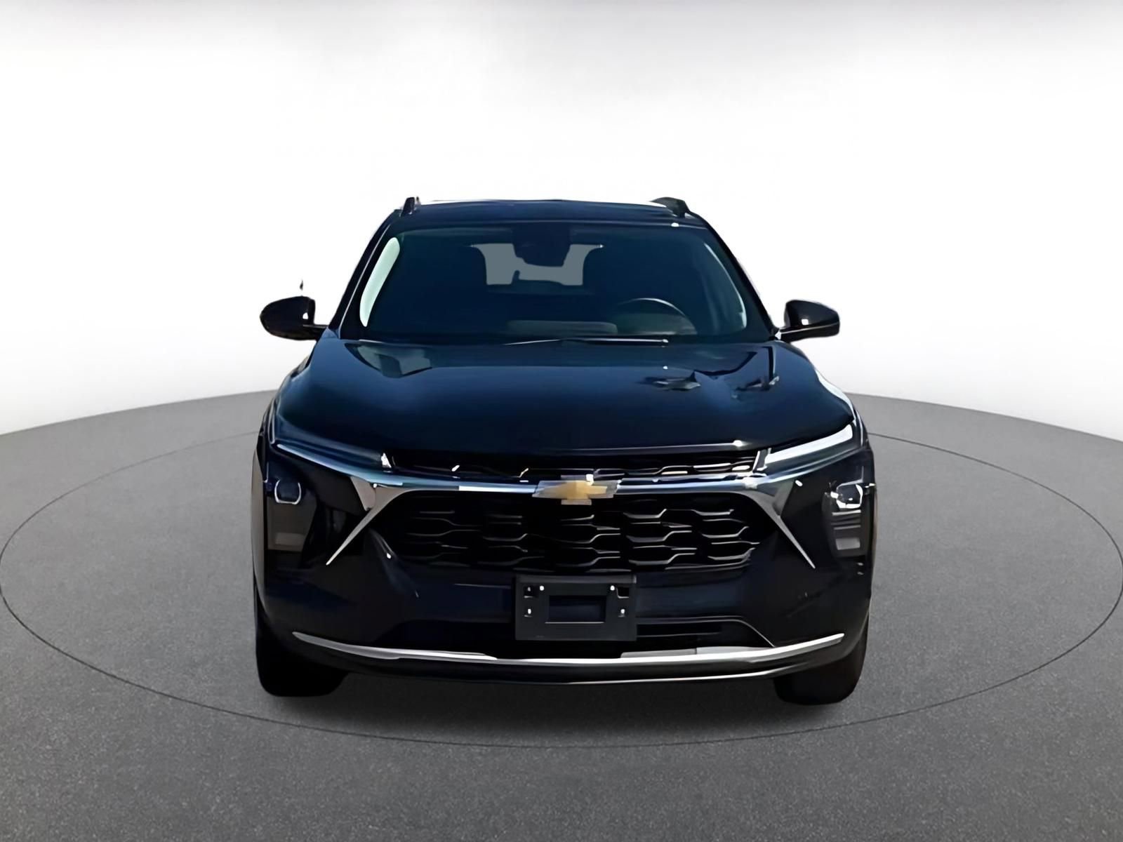 Used 2025 Chevrolet Trax LT w/ LT Convenience Package FWD image 4