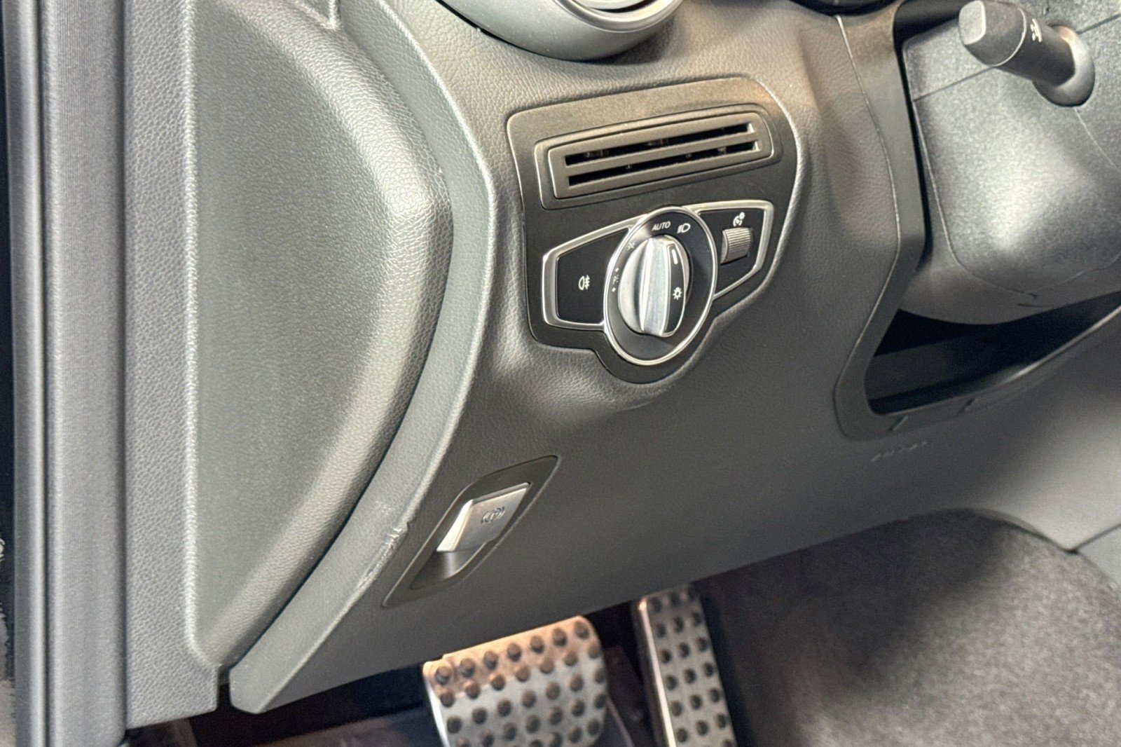 Certified 2023 Mercedes-Benz GLC 300 4MATIC Coupe image 10