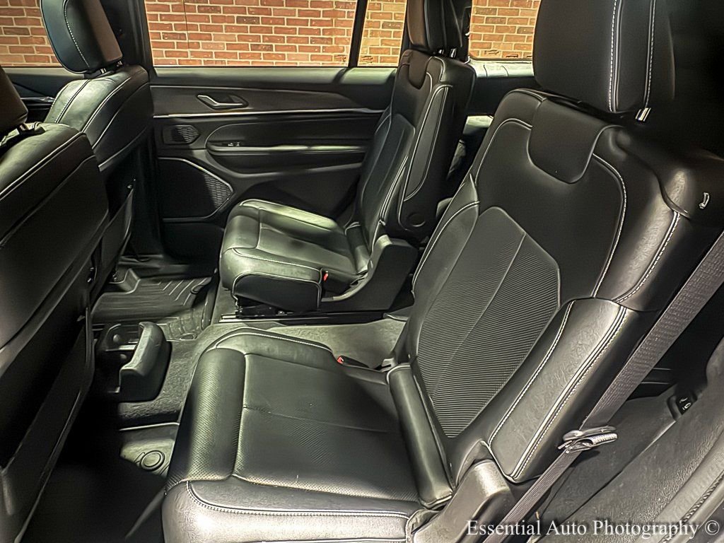 Used 2024 Jeep Grand Cherokee L Overland w/ Trailer Tow Package image 17