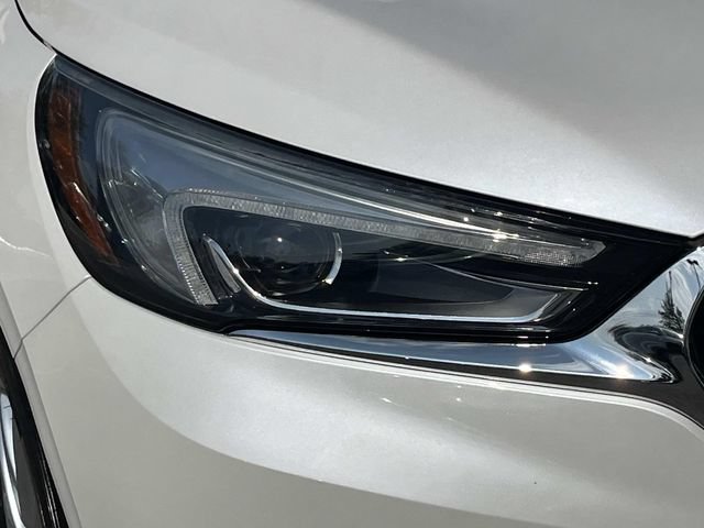 Used 2018 Buick Enclave Premium w/ Experience Buick Package FWD image 9