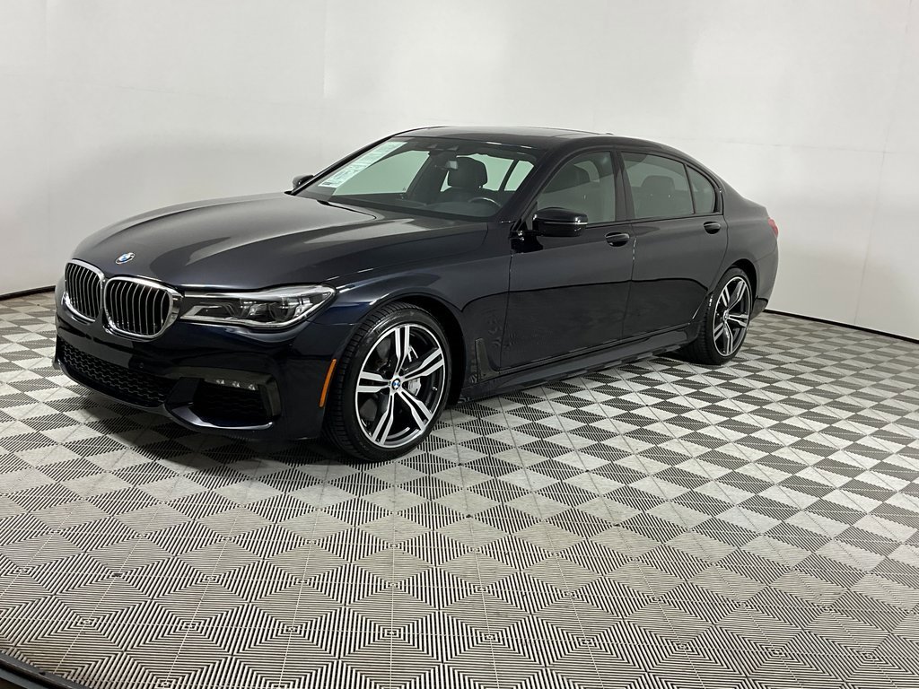 Used 2019 BMW 750i image 1