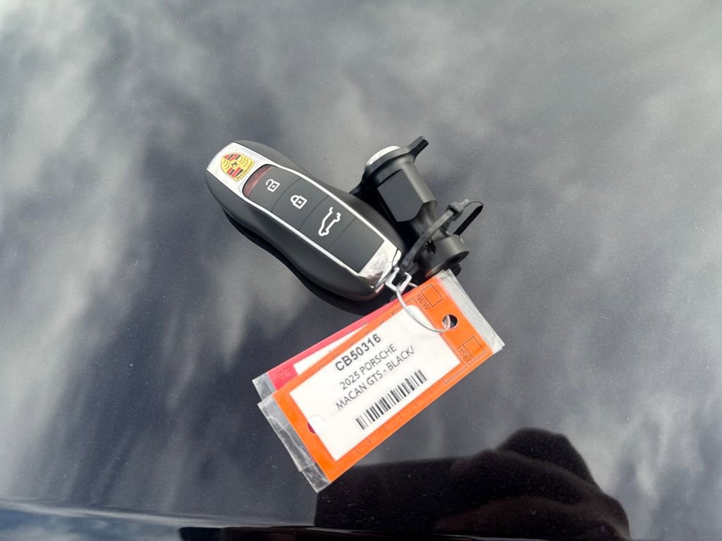 Used 2025 Porsche Macan GTS image 29