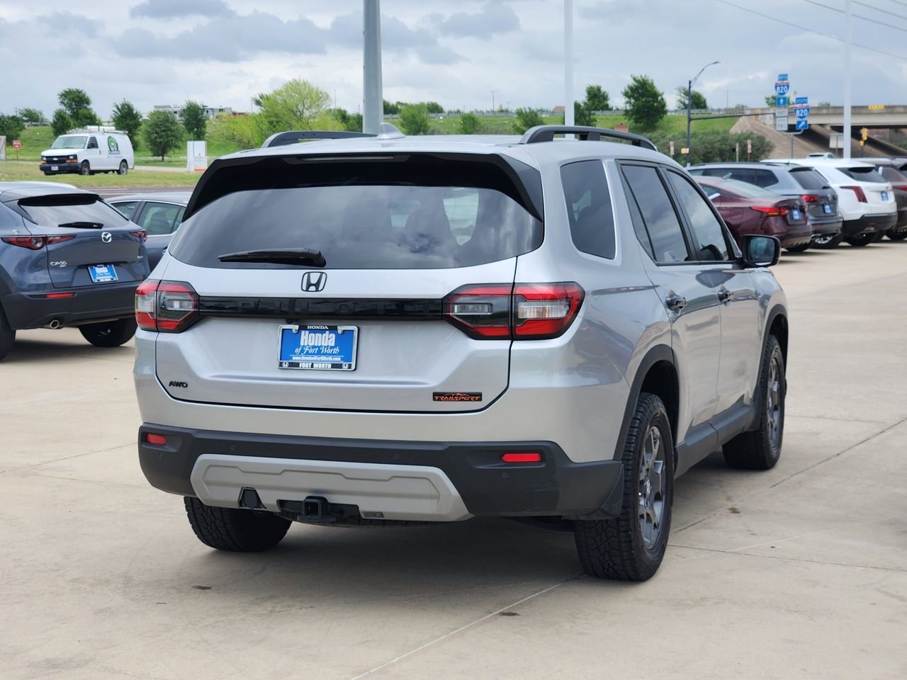 Certified 2025 Honda Pilot TrailSport image 5