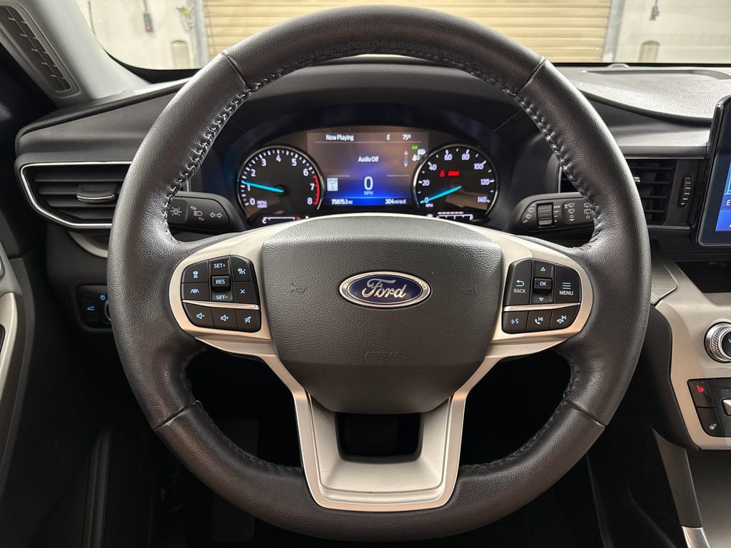 Used 2022 Ford Explorer XLT w/ Equipment Group 202A image 16