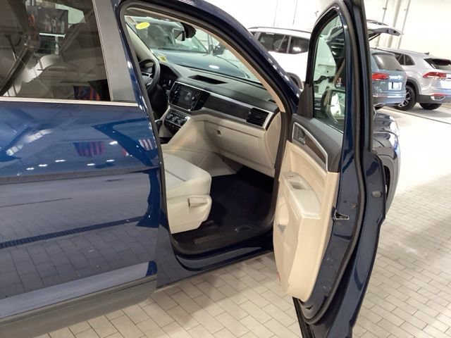 Used 2023 Volkswagen Atlas SE w/ Panoramic Sunroof Package AWD/4WD image 11