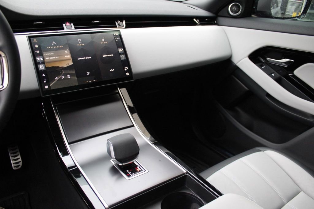 Certified 2026 Land Rover Range Rover Evoque Dynamic SE image 19