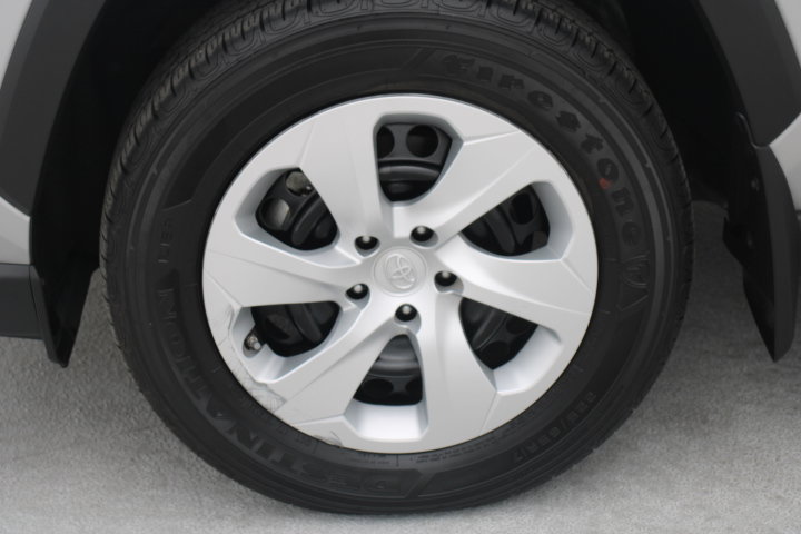 Certified 2024 Toyota RAV4 LE FWD image 9