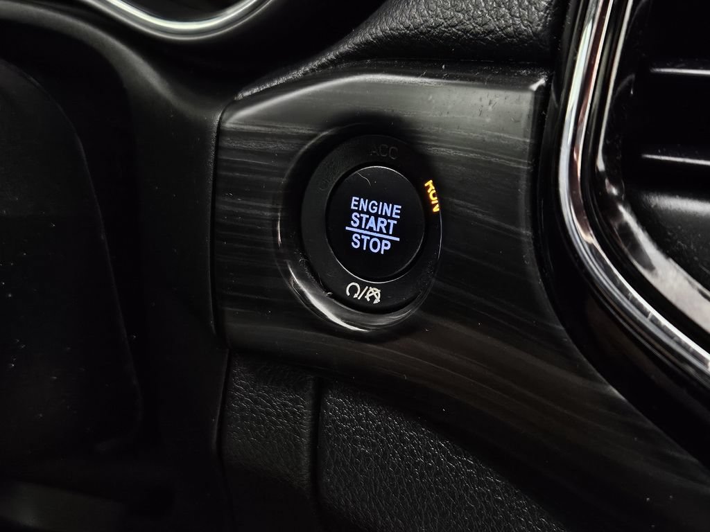 Used 2020 Jeep Grand Cherokee Altitude RWD image 18