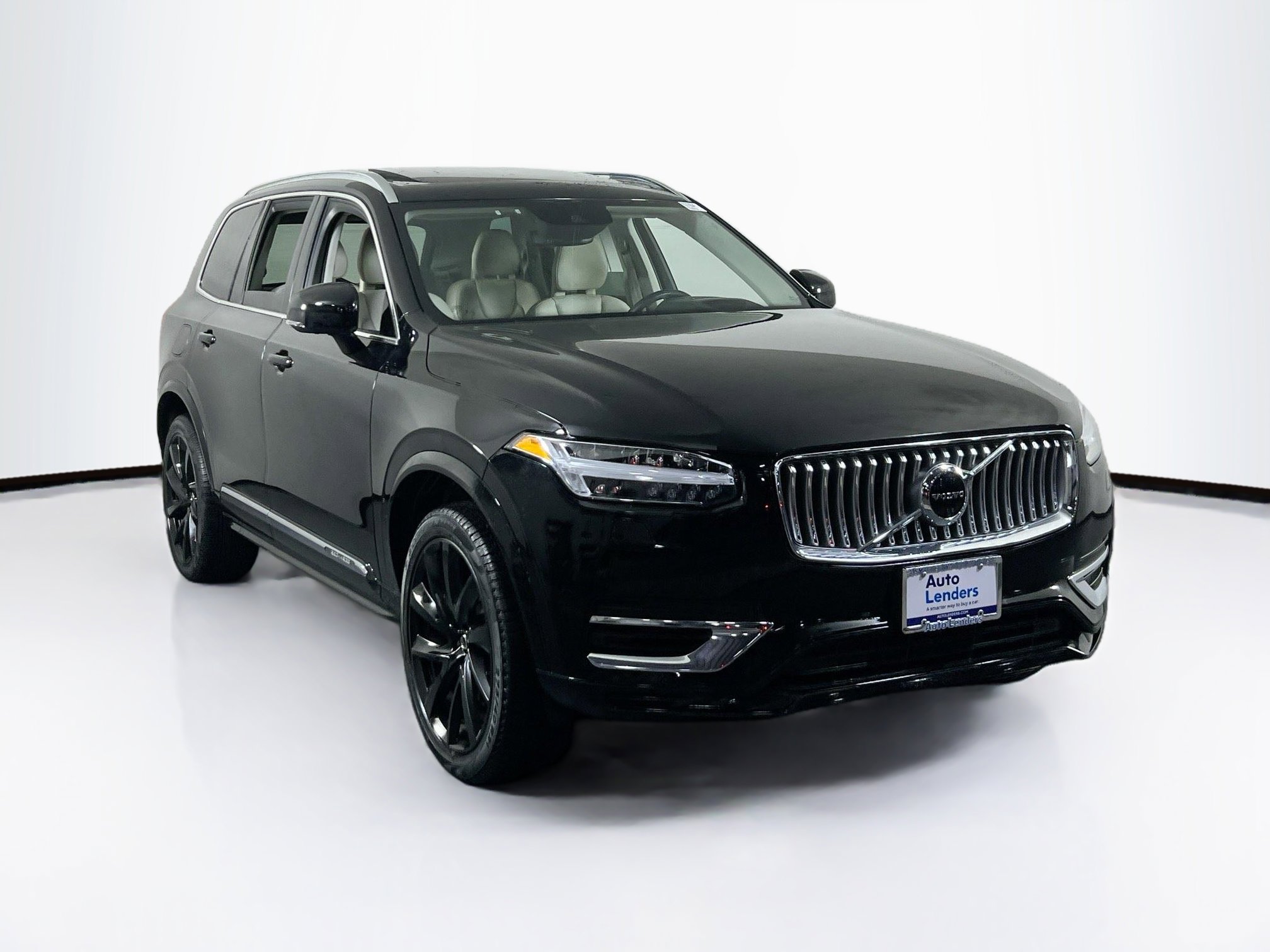 Used 2022 Volvo XC90 T8 Inscription Expression image 3