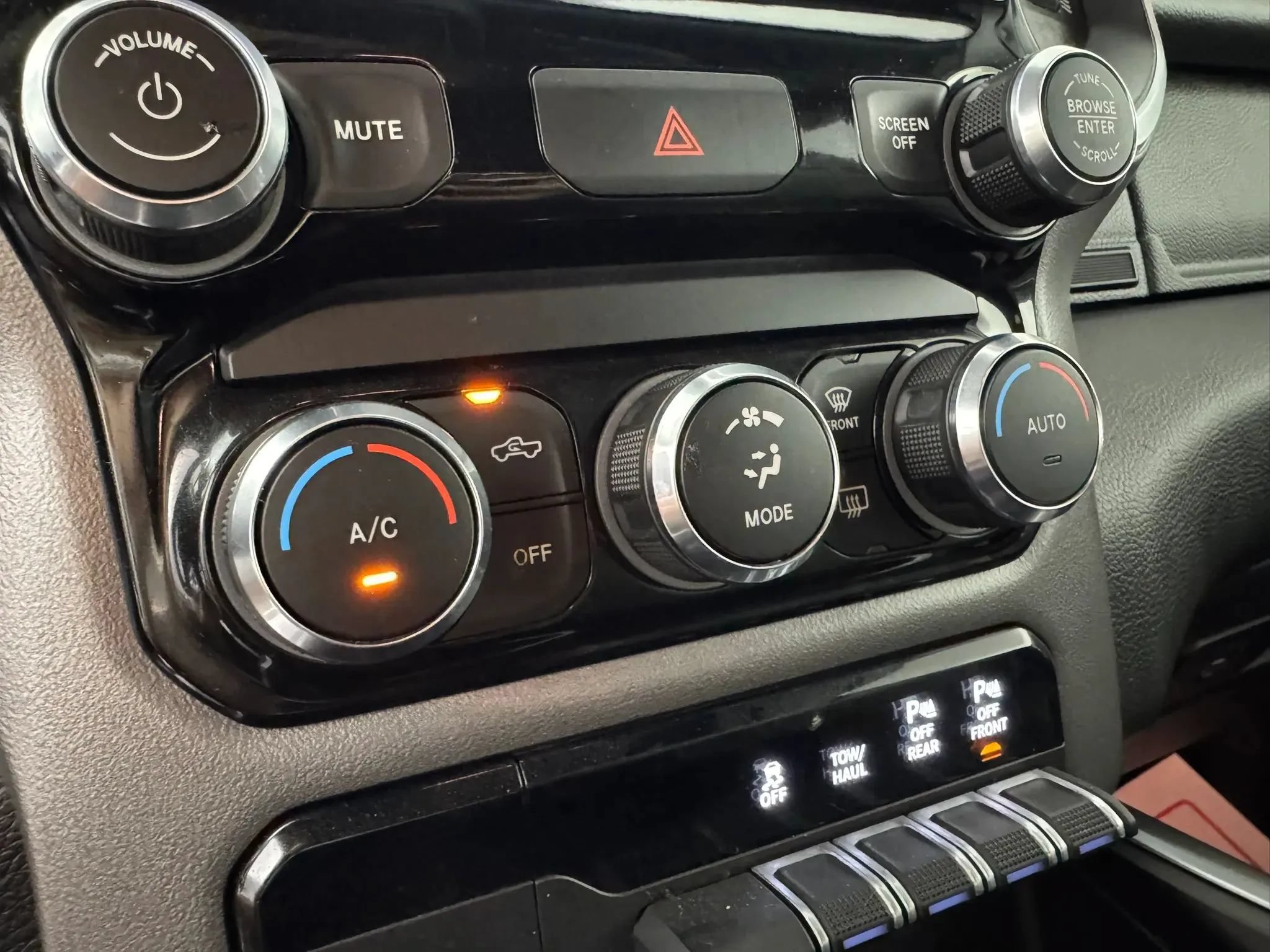 Used 2021 RAM 1500 Big Horn AWD/4WD image 21