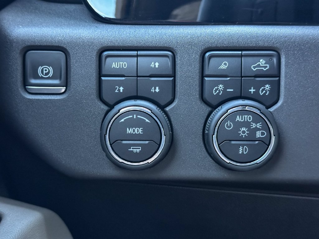 Used 2024 Chevrolet Silverado 1500 ZR2 AWD/4WD image 36