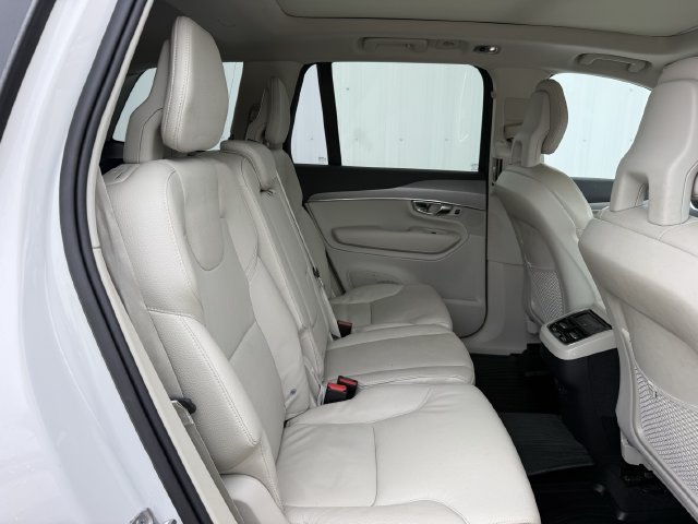 Used 2021 Volvo XC90 T5 Momentum w/ Climate Package FWD image 30