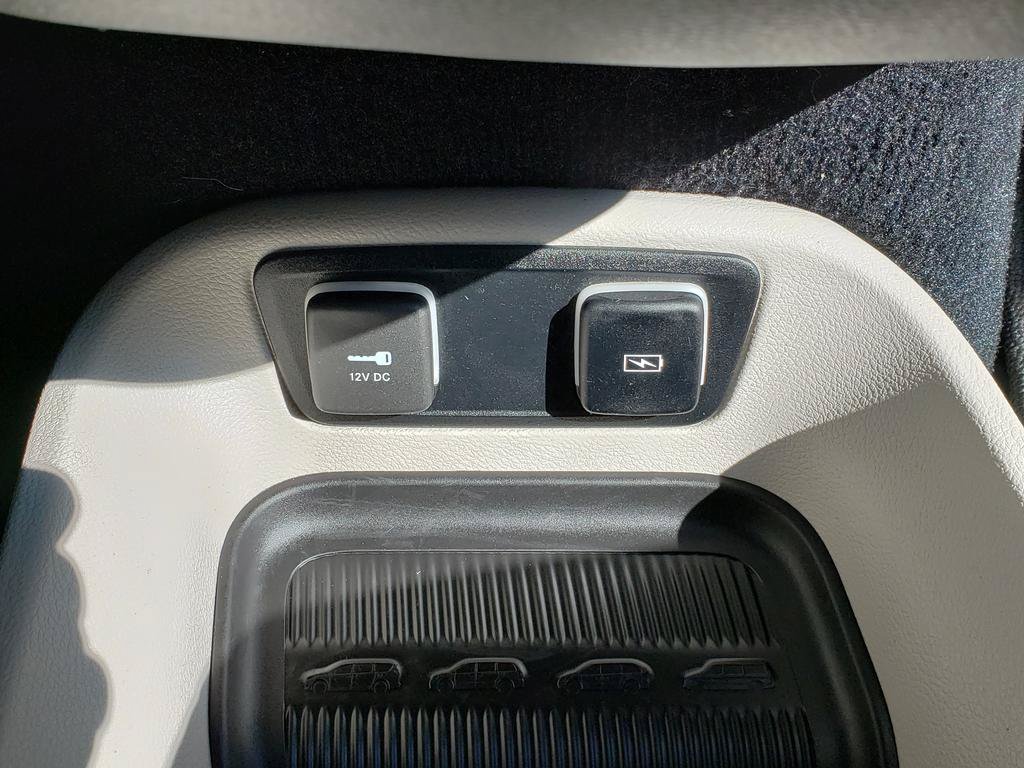 Used 2021 Chrysler Pacifica Touring-L FWD image 18
