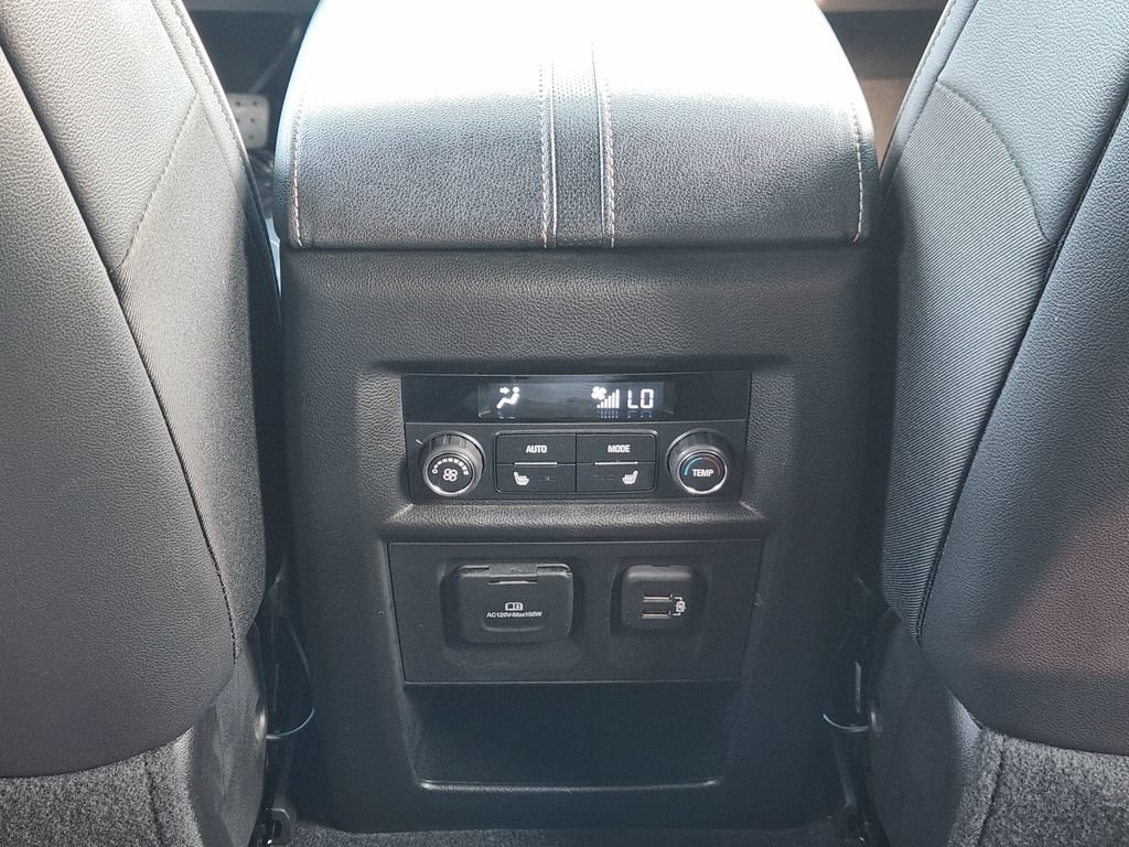Used 2022 Chevrolet Traverse Premier w/ Redline Edition FWD image 21