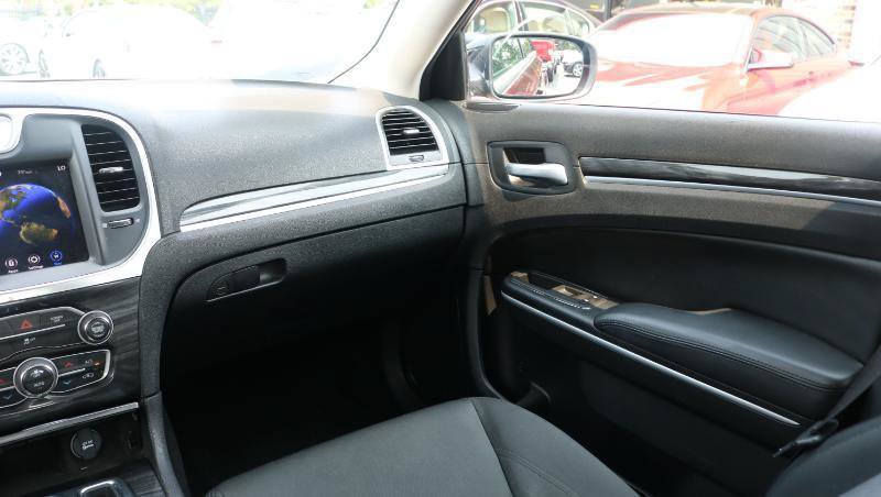 Used 2020 Chrysler 300 Touring w/ Sport Appearance Package RWD image 21