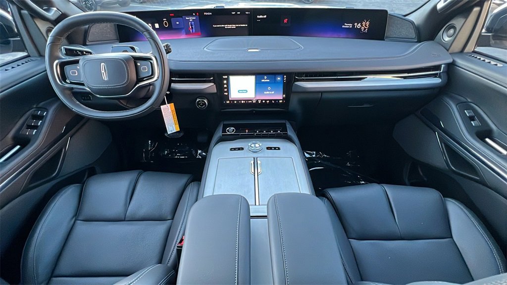 New 2025 Lincoln Navigator L Reserve w/ Jet Appearance Package image 5