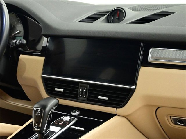 Used 2023 Porsche Cayenne S Platinum w/ Assistance Package image 44