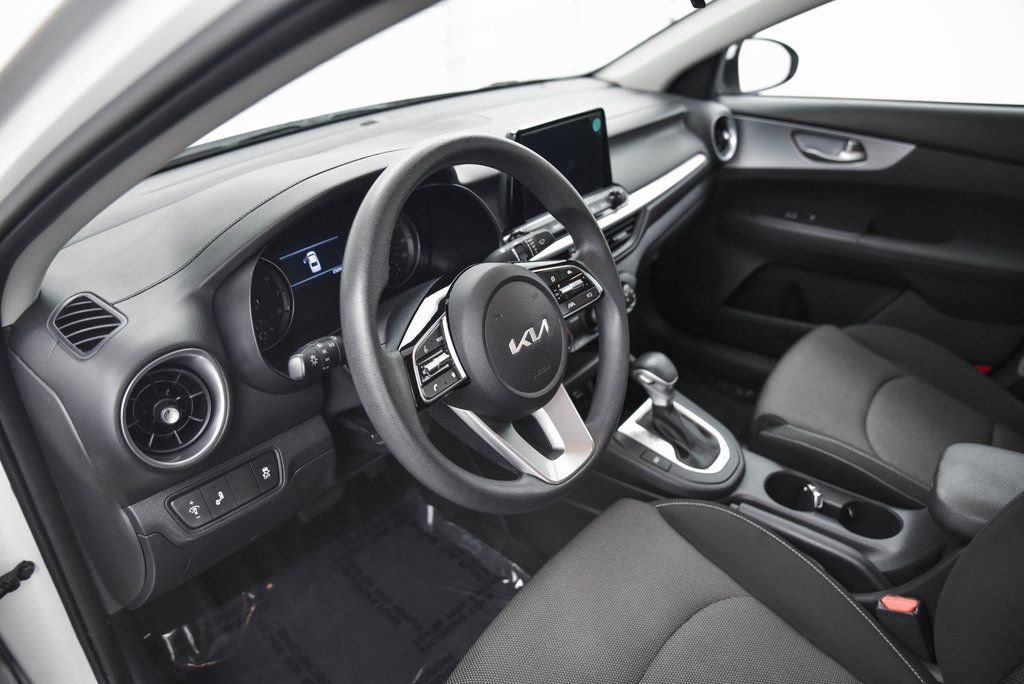 Used 2023 Kia Forte LXS w/ LXS Technology Package image 17