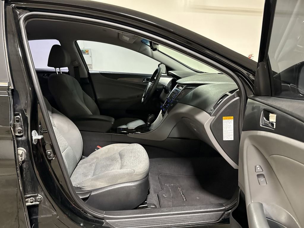 Used 2015 Hyundai Sonata Hybrid image 21