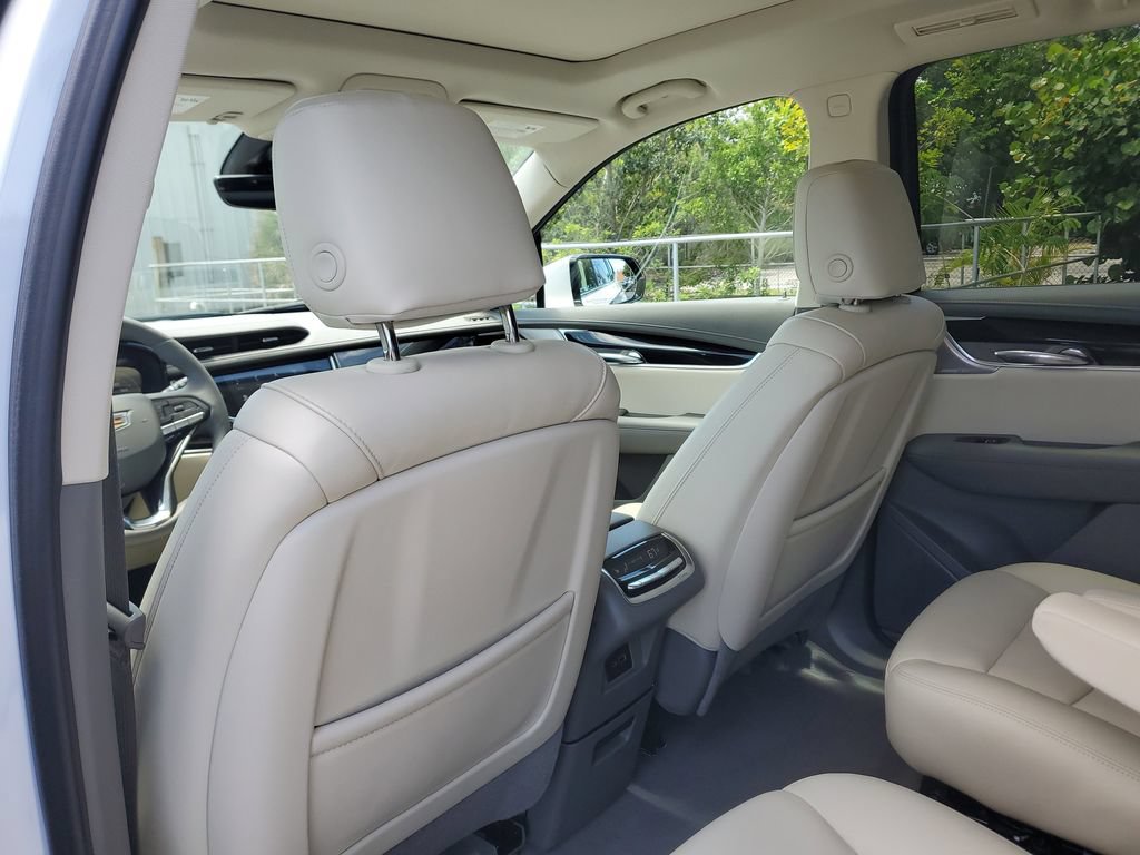 Certified 2024 Cadillac XT6 Premium Luxury w/ Technology Package FWD image 13