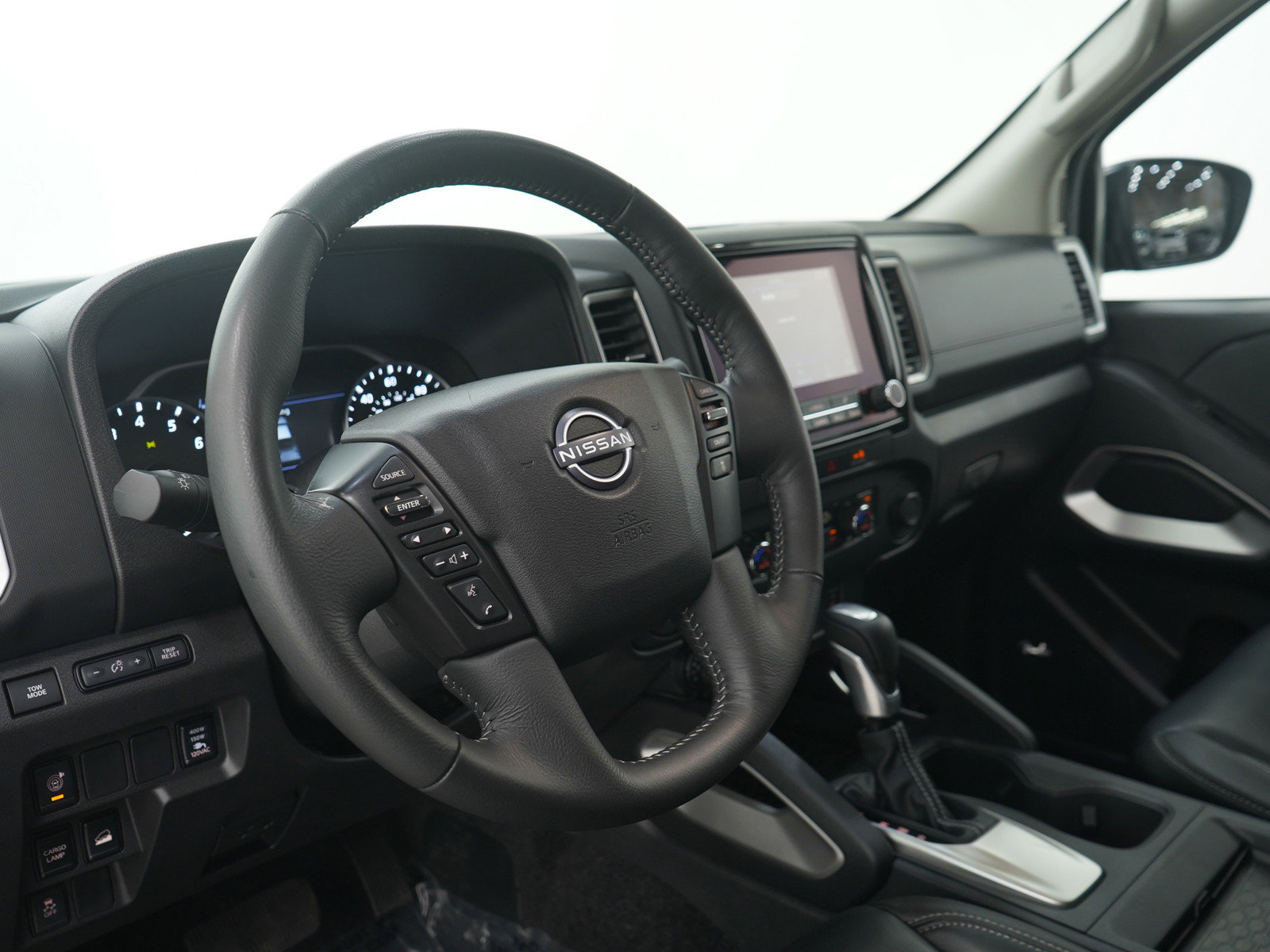Used 2024 Nissan Frontier SL w/ Technology Package image 25