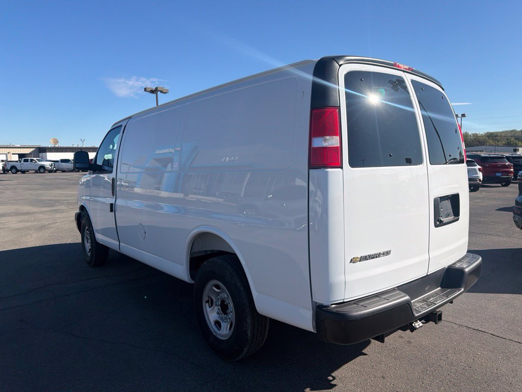 New 2027 Chevrolet Express 2500 w/ Driver Convenience Package RWD image 5