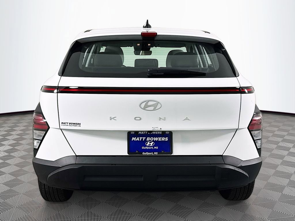 Certified 2025 Hyundai Kona SE image 6