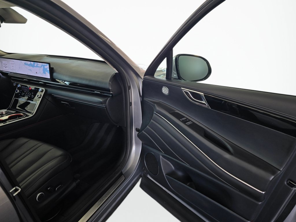 Used 2025 Genesis GV80 2.5T Standard AWD/4WD image 33