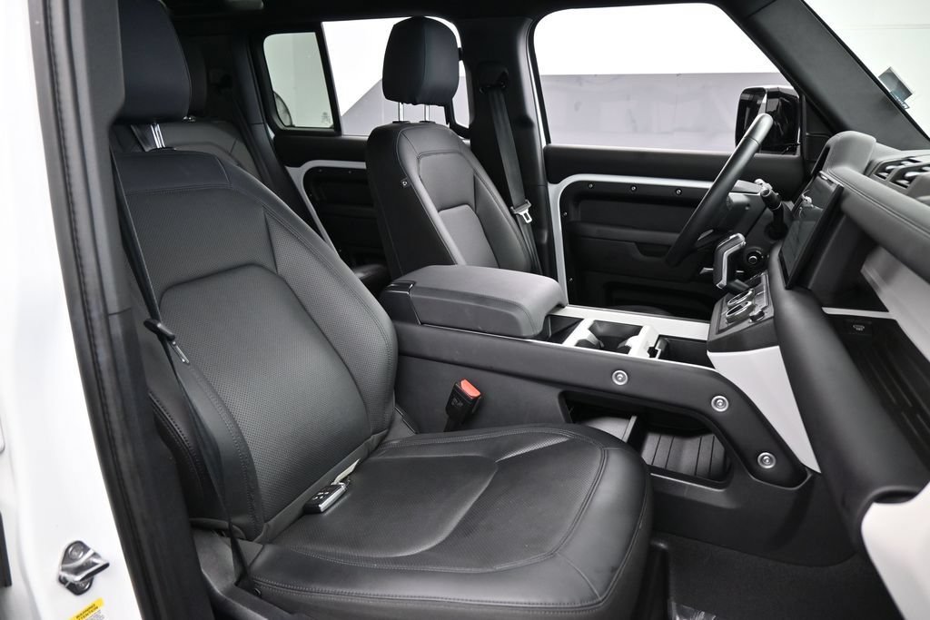Used 2025 Land Rover Defender 110 S AWD/4WD image 59