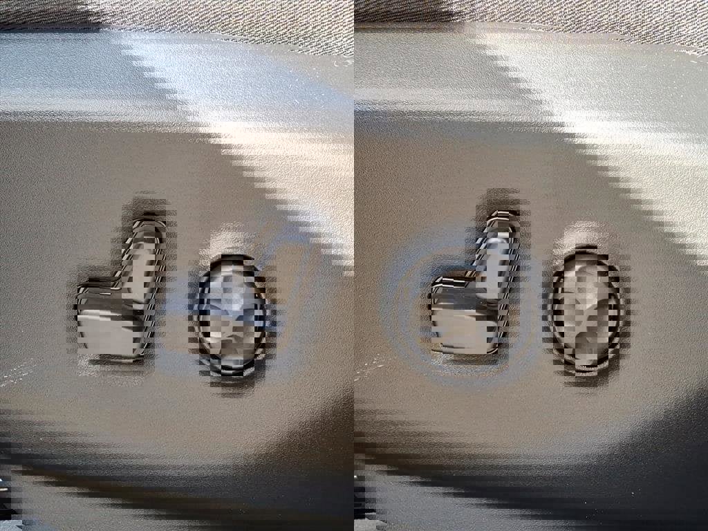 New 2026 Chrysler Pacifica Select image 7