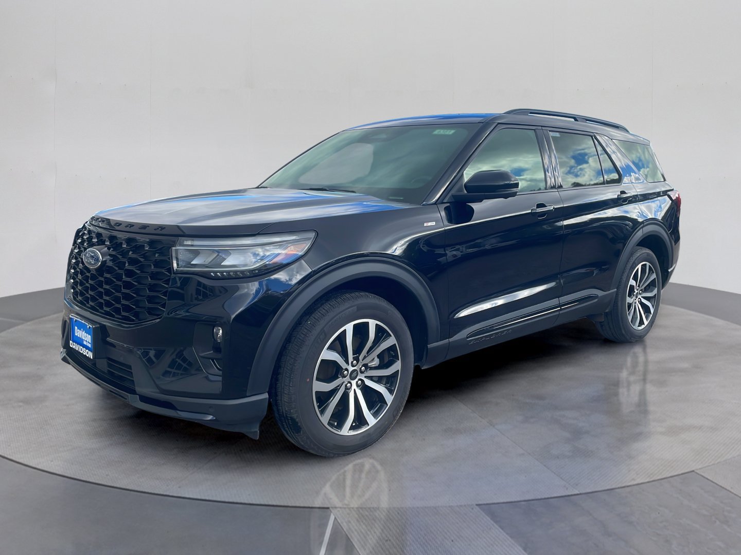 Certified 2025 Ford Explorer ST-Line AWD/4WD image 1