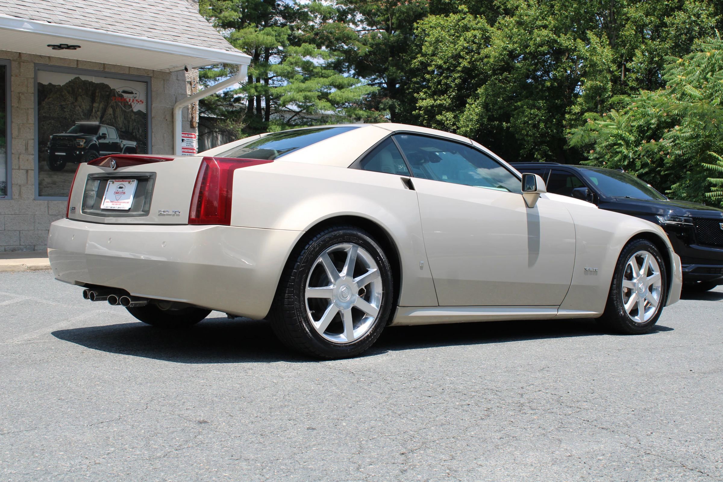Used 2006 Cadillac XLR image 10