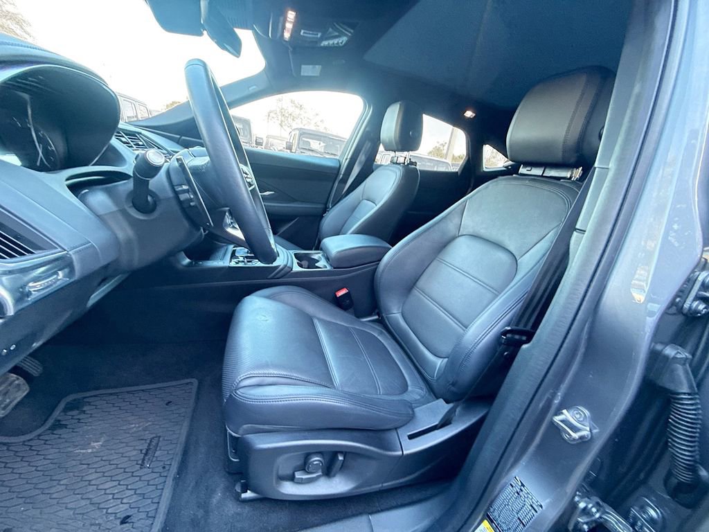 Used 2023 Jaguar E-PACE SE image 23