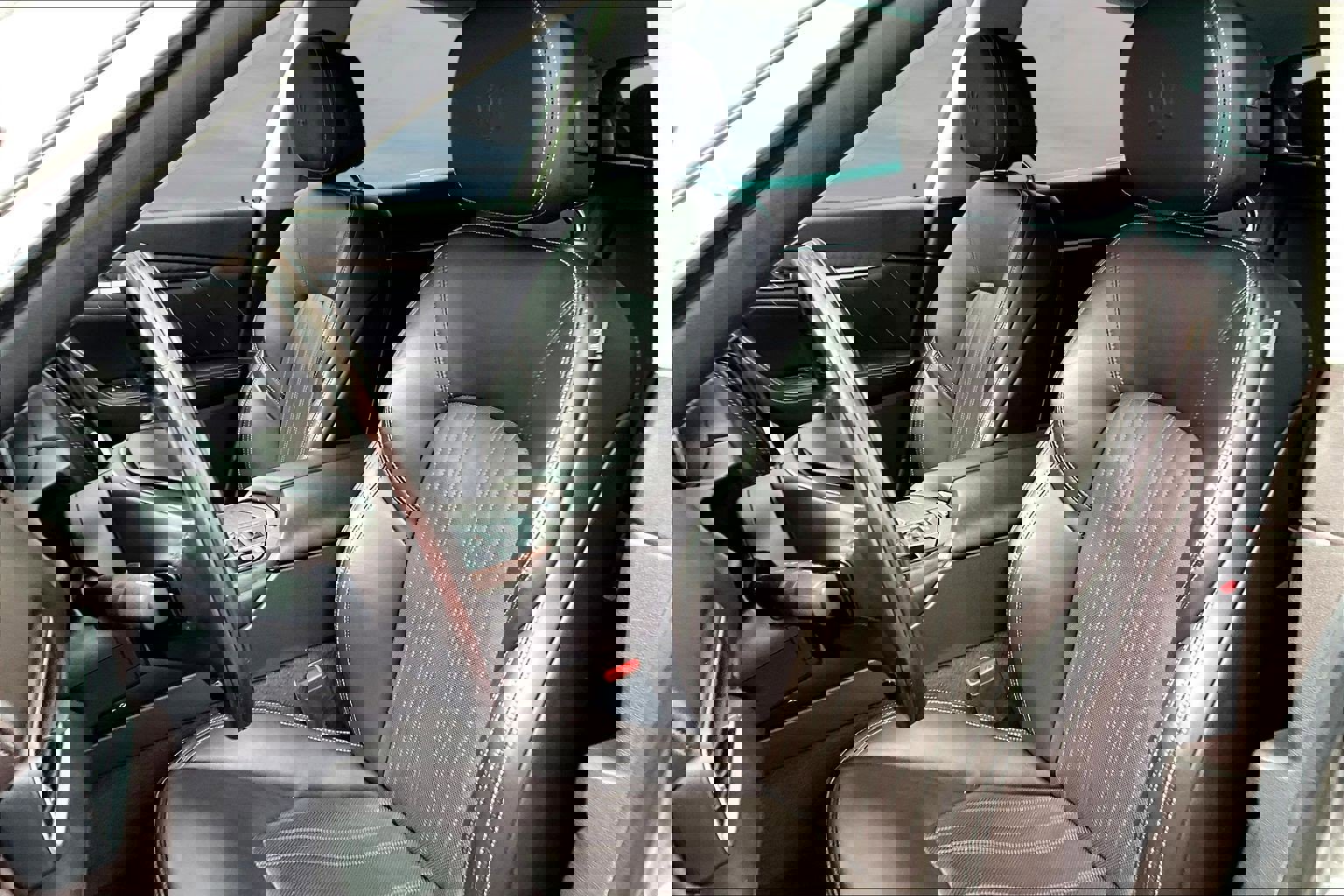 Used 2021 Maserati Levante GranLusso image 13