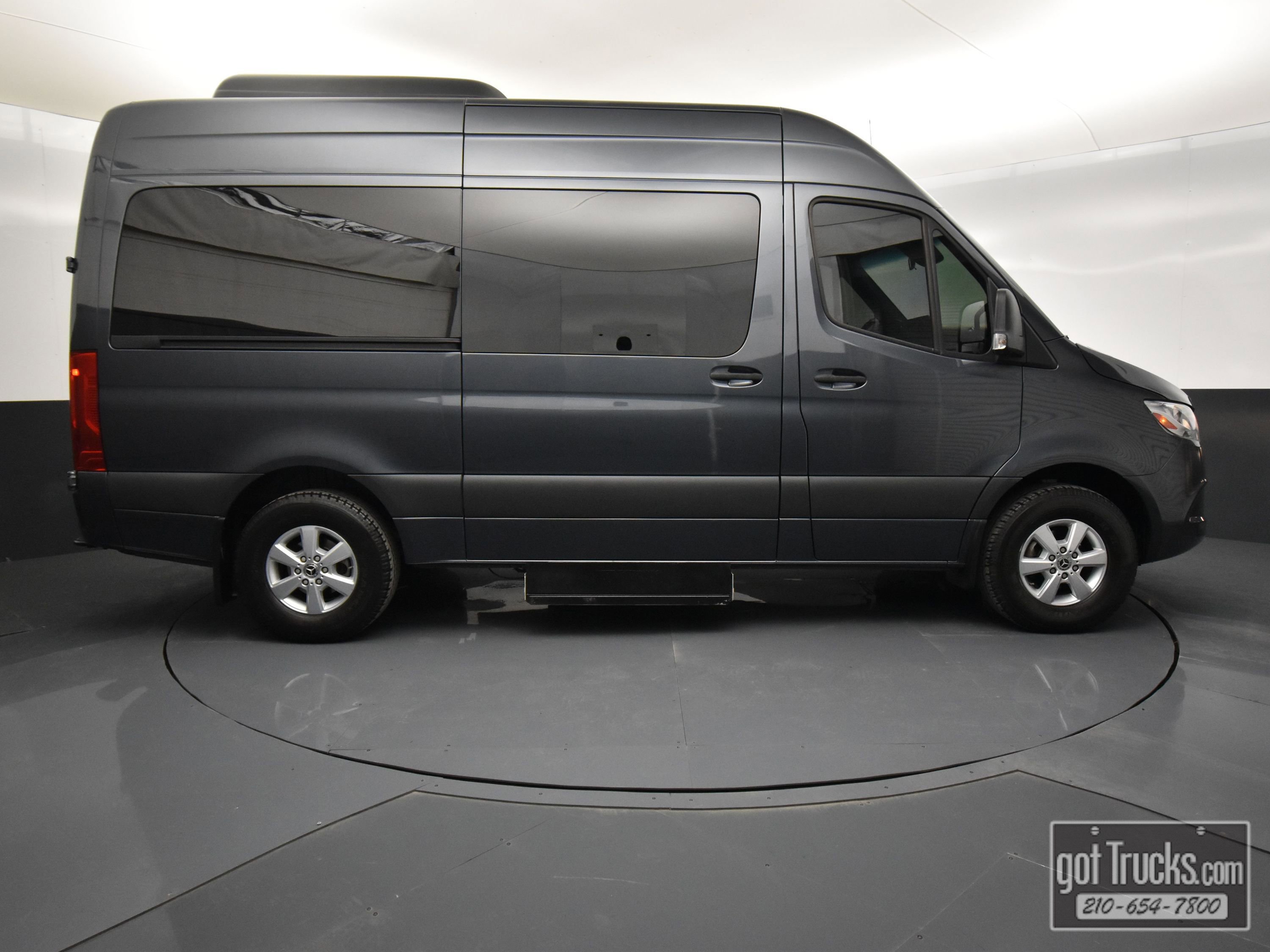 Used 2019 Mercedes-Benz Sprinter 2500 image 55
