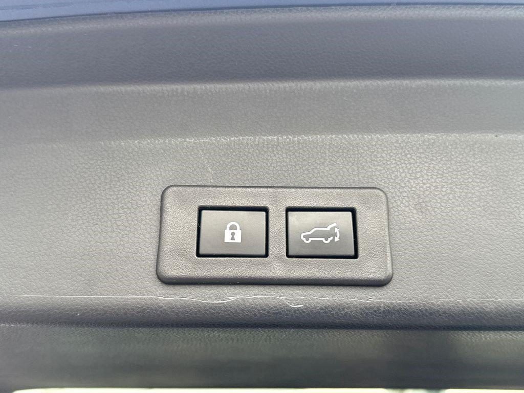 Used 2021 Subaru Ascent Limited w/ Technology Package AWD/4WD image 17