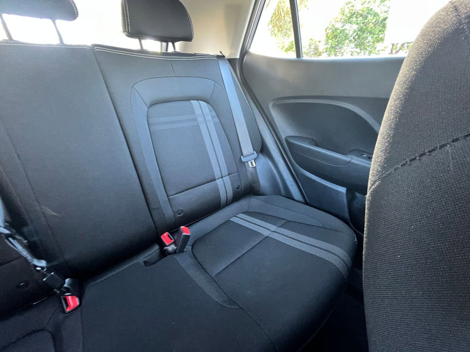 Used 2025 Hyundai Venue SEL image 36