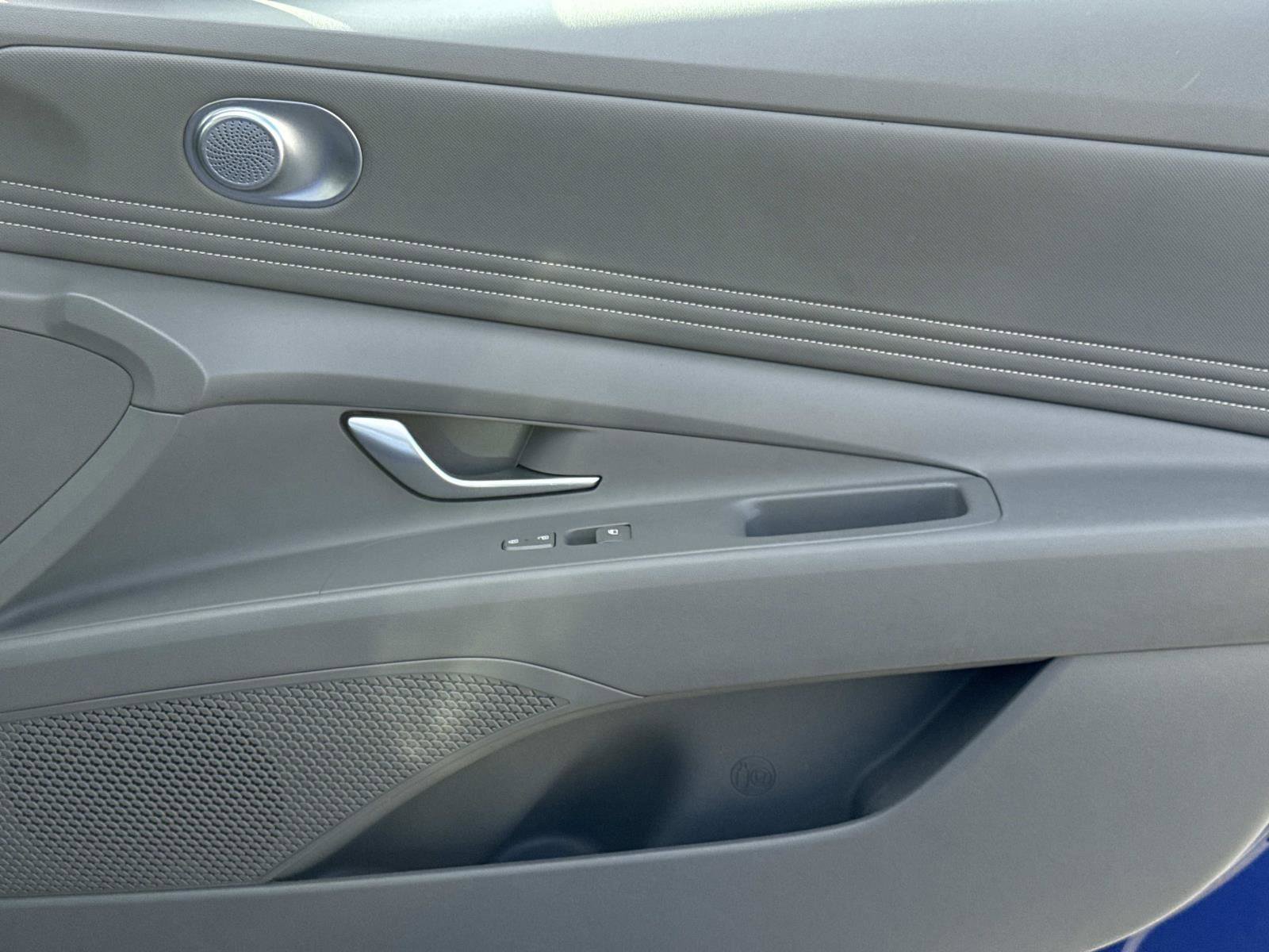 Used 2023 Hyundai Elantra SEL w/ Convenience Package image 17