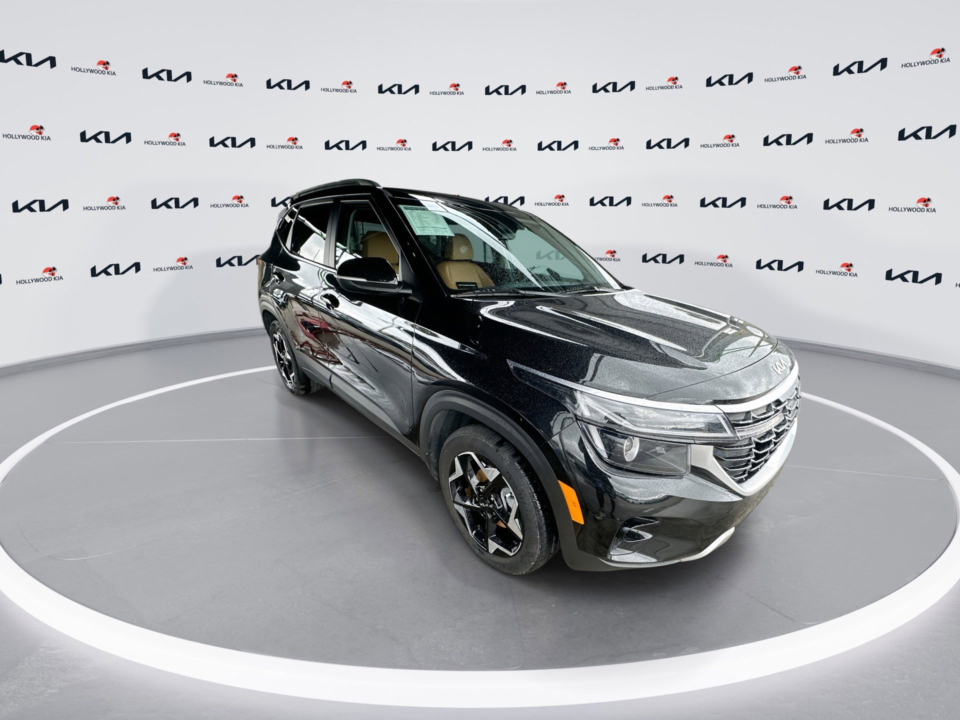 Certified 2024 Kia Seltos EX image 2