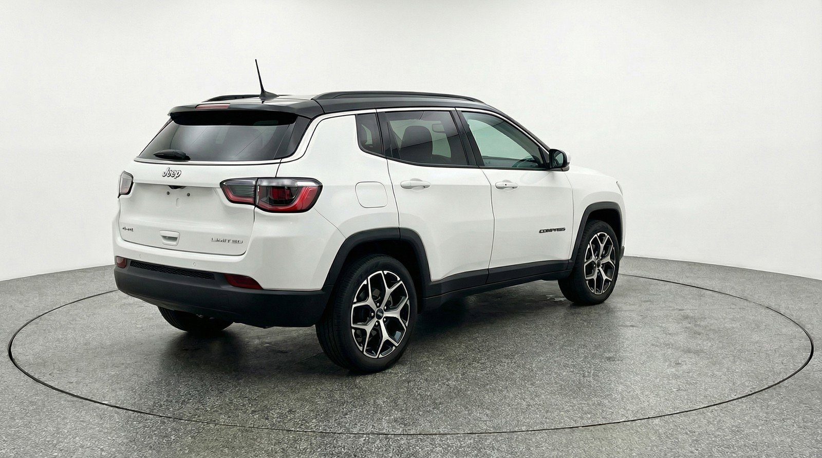 Used 2025 Jeep Compass Limited image 9
