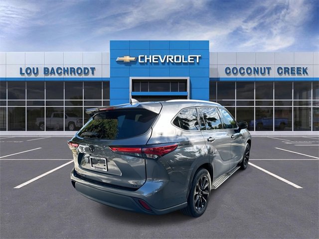 Used 2022 Toyota Highlander XLE image 8