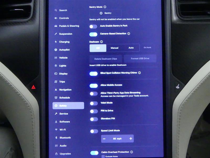 Used 2018 Tesla Model S AWD image 15