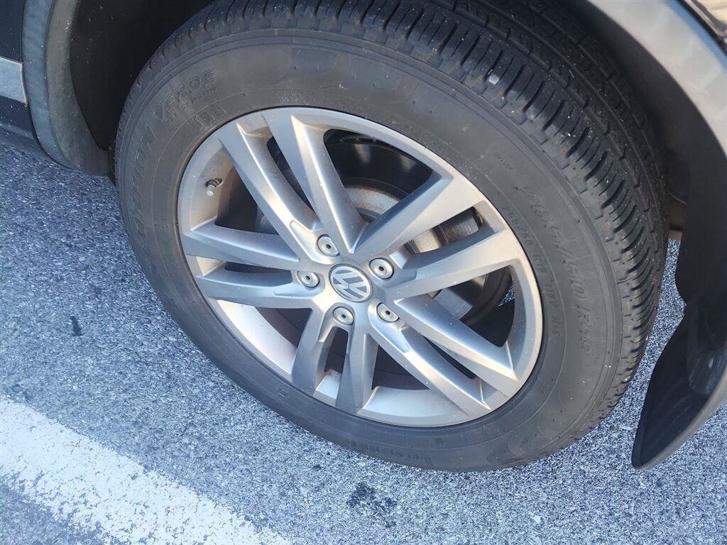 Used 2016 Volkswagen Touareg VR6 AWD/4WD image 46