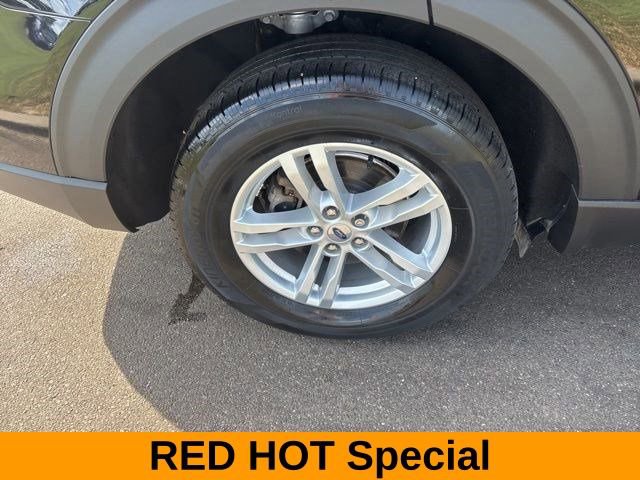 Used 2023 Ford Explorer XLT image 46
